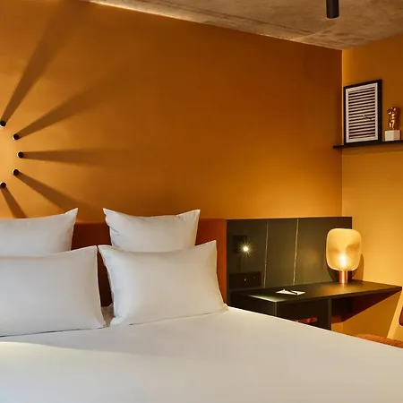 Tribe Paris Ouen Szálloda 4*