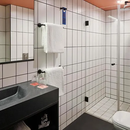 Szálloda Tribe Paris Ouen 4*