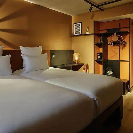 Tribe Paris Ouen Szálloda 4*