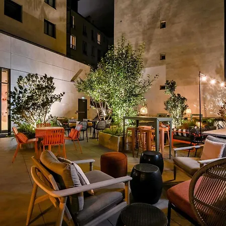 Tribe Paris Ouen Szálloda 4*