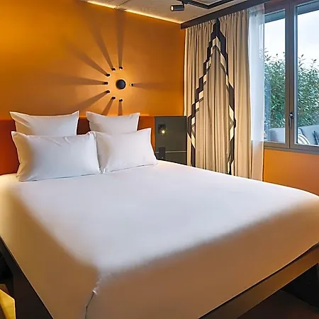 Tribe Paris Ouen Hotel 4*
