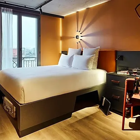 Tribe Paris Ouen 4*