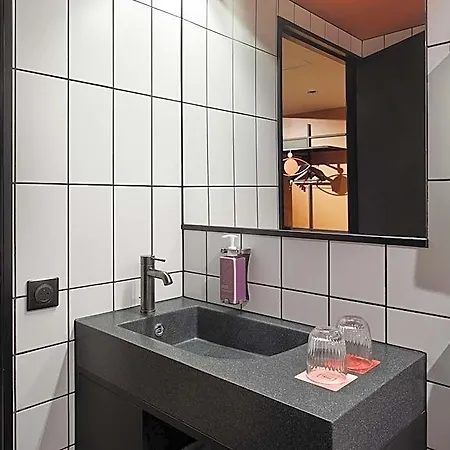 Hotel Tribe Paris Ouen 4*