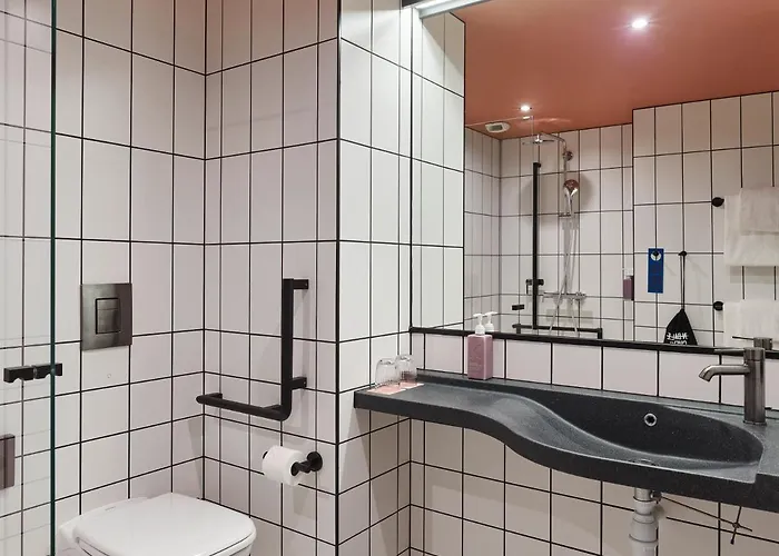 Hotel Tribe Paris Ouen 4*