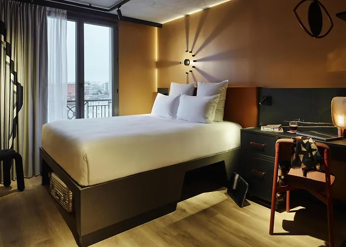 Tribe Paris Ouen 4*